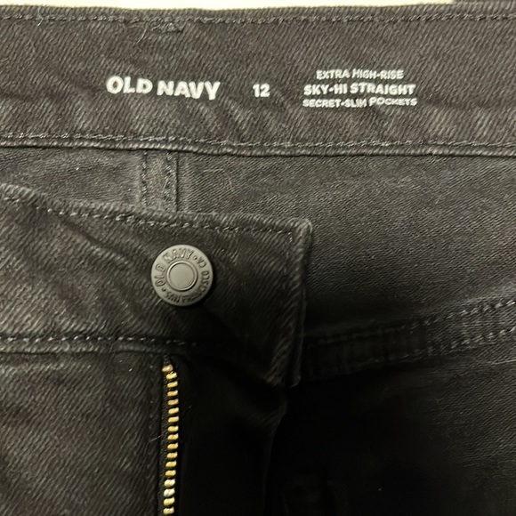 Old Navy Sky-Hi Straight Black Jeans - Picture 3 of 6